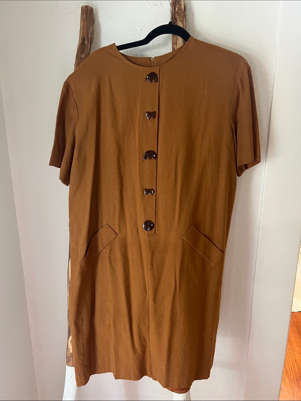 Vintage Brown Linen Blend Short-Sleeve Midi Sheath Dress Coconut Animal Buttons